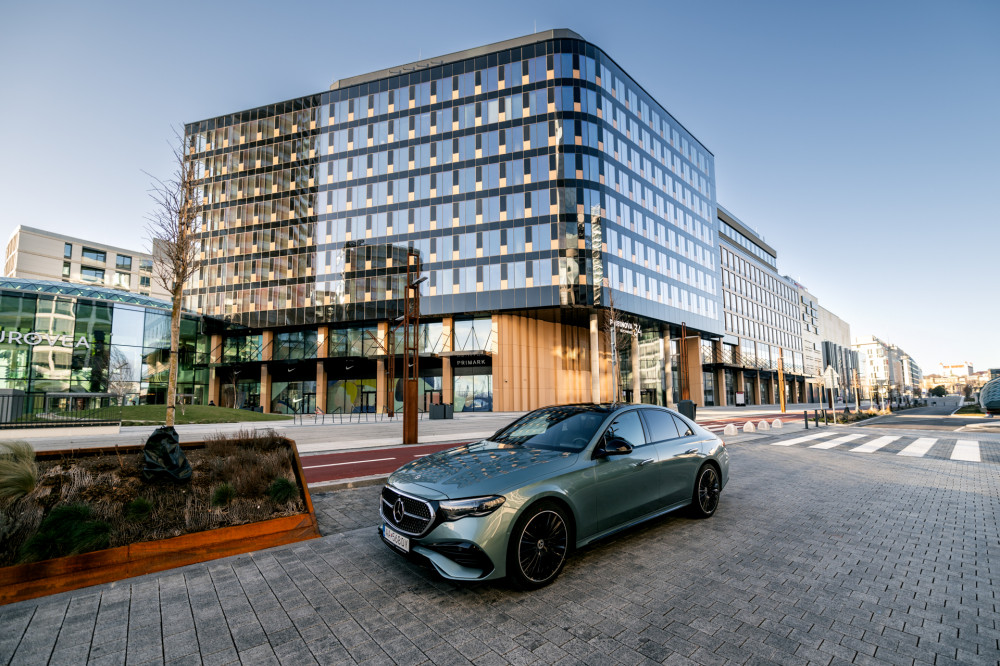 Mercedes -Benz E 220d 4MATIC sedan 